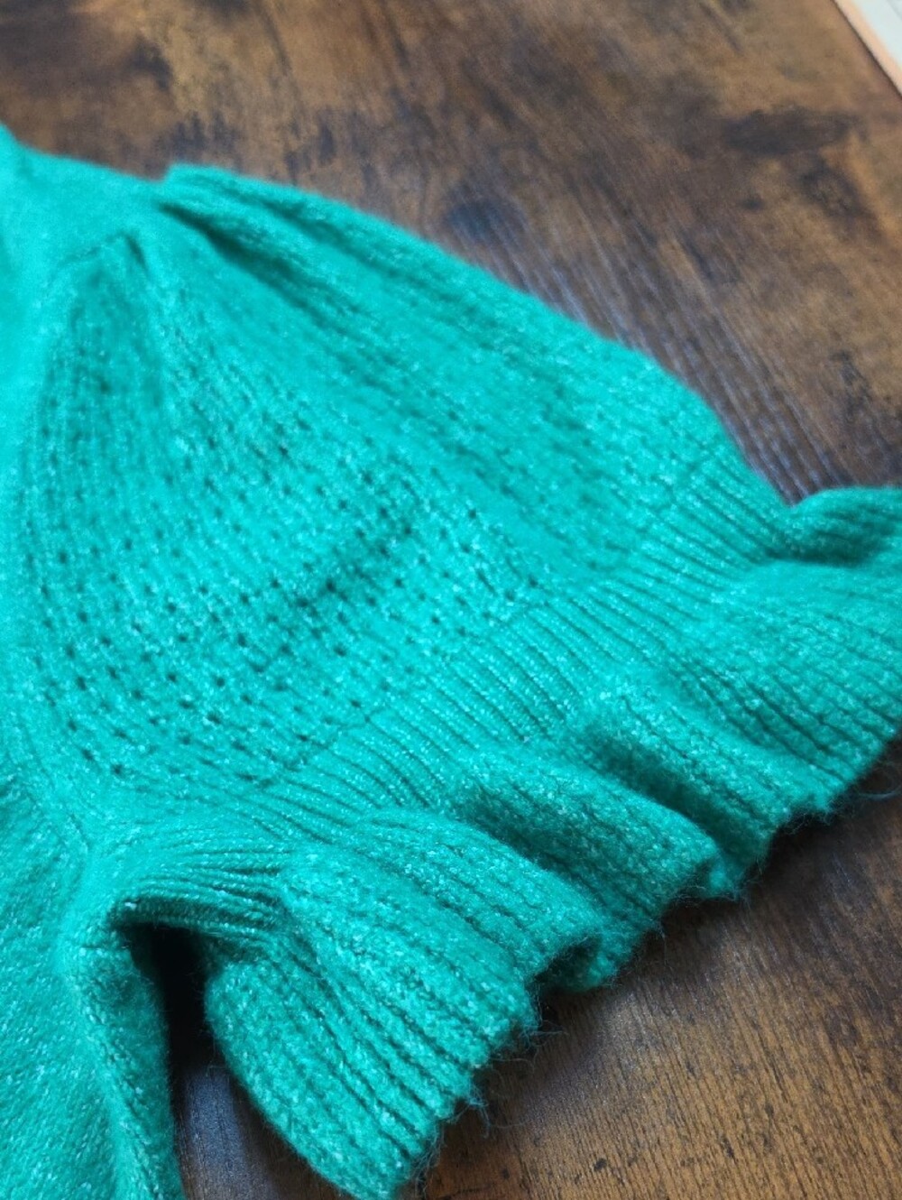 TORRID | Boxy Kelly Green Ruffle Short Puff Sleeve Split Neck Sweater Top | 3X - Picture 8 of 9